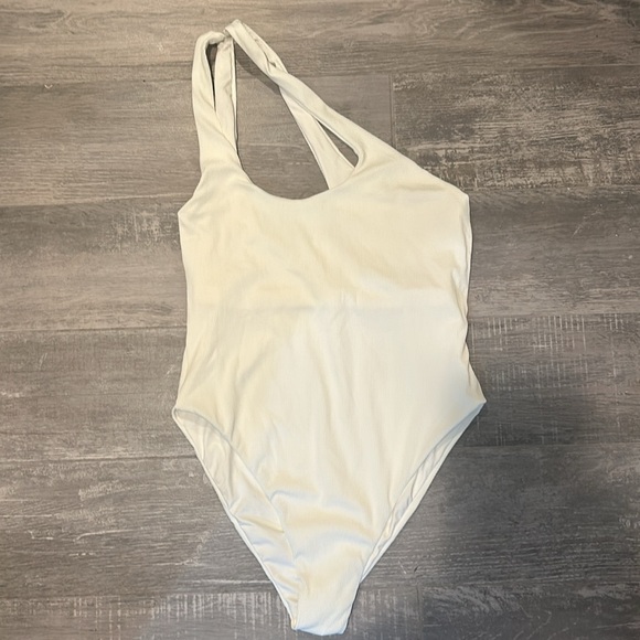 NWOT! L*Space Ribbed Phoebe One Piece Swimsuit in Cream Size smaller 12 or 10 - Picture 13 of 14
